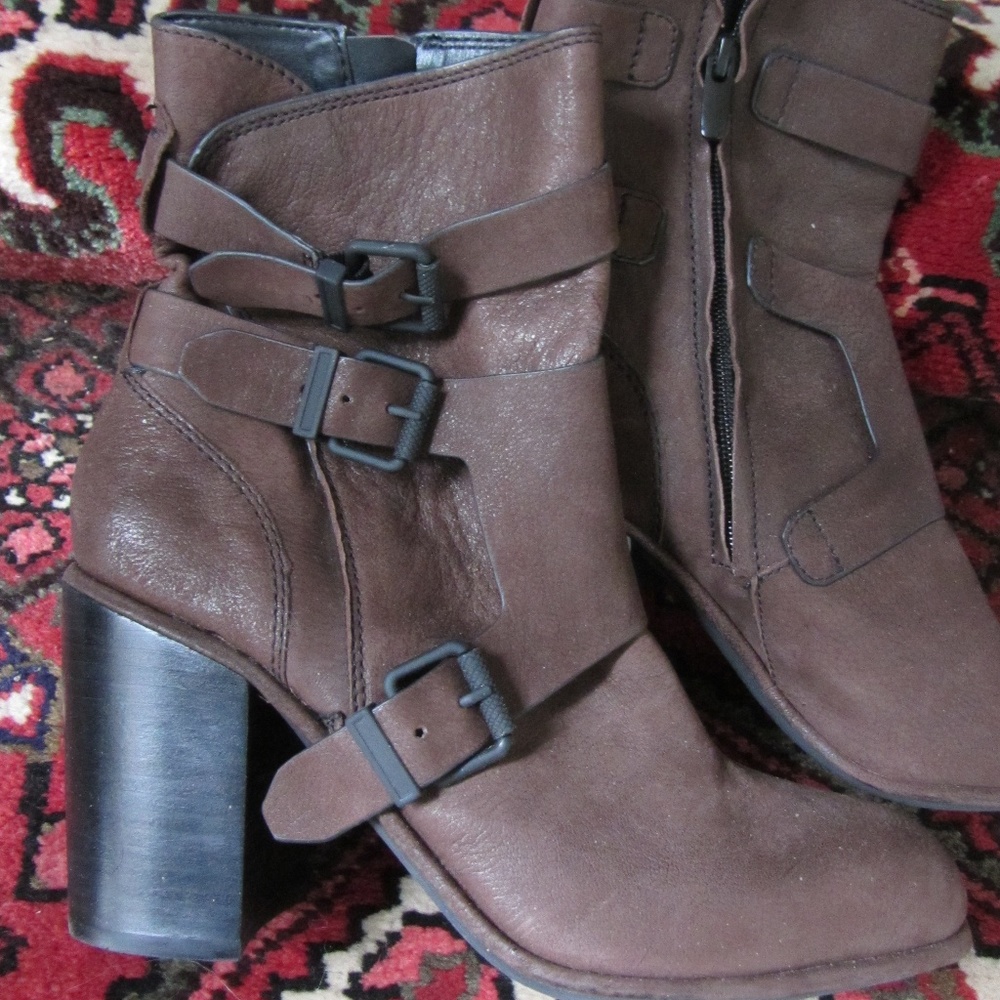 CALVIN KLEIN JEANS BROWN LEATHER SUSIE BOOTIES 9.5